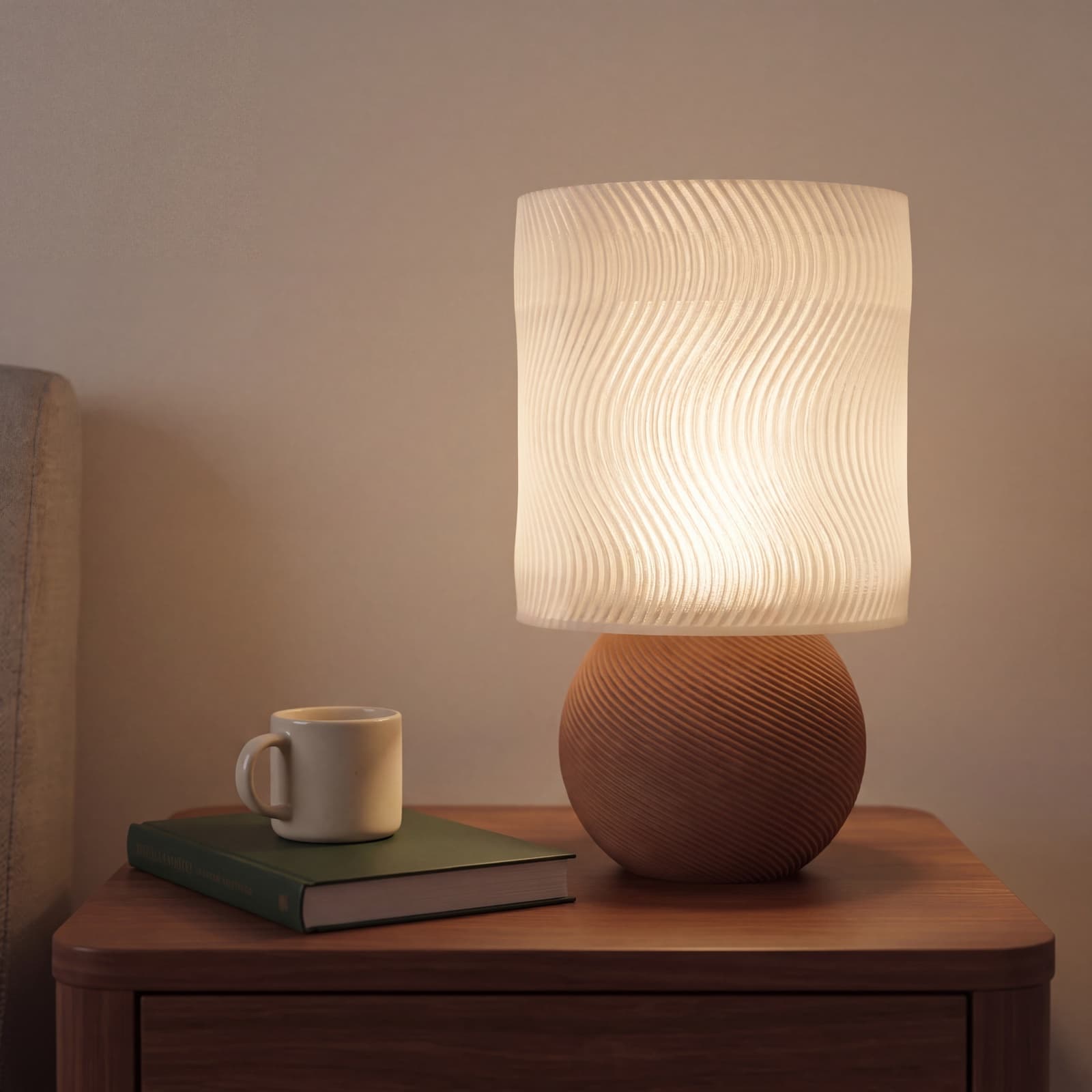 Fluvo – Tischlampe mit Wellenrelief auf Terrakotta-Kugel aus dem 3D-Druck 2