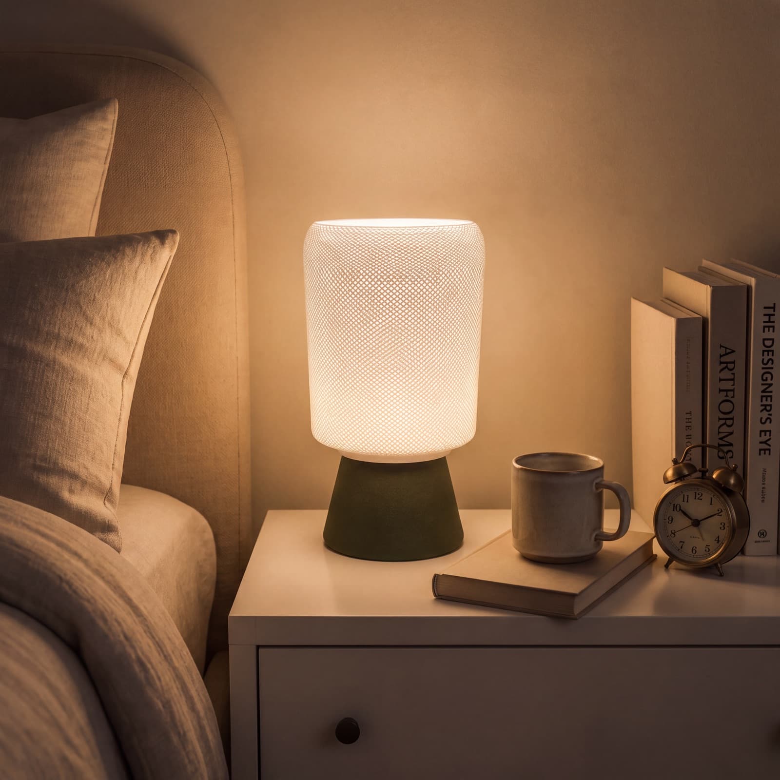 Nardo – Tischlampe mit Mesh-Schirm auf olivgrünem Kegelsockel aus dem 3D-Druck 3
