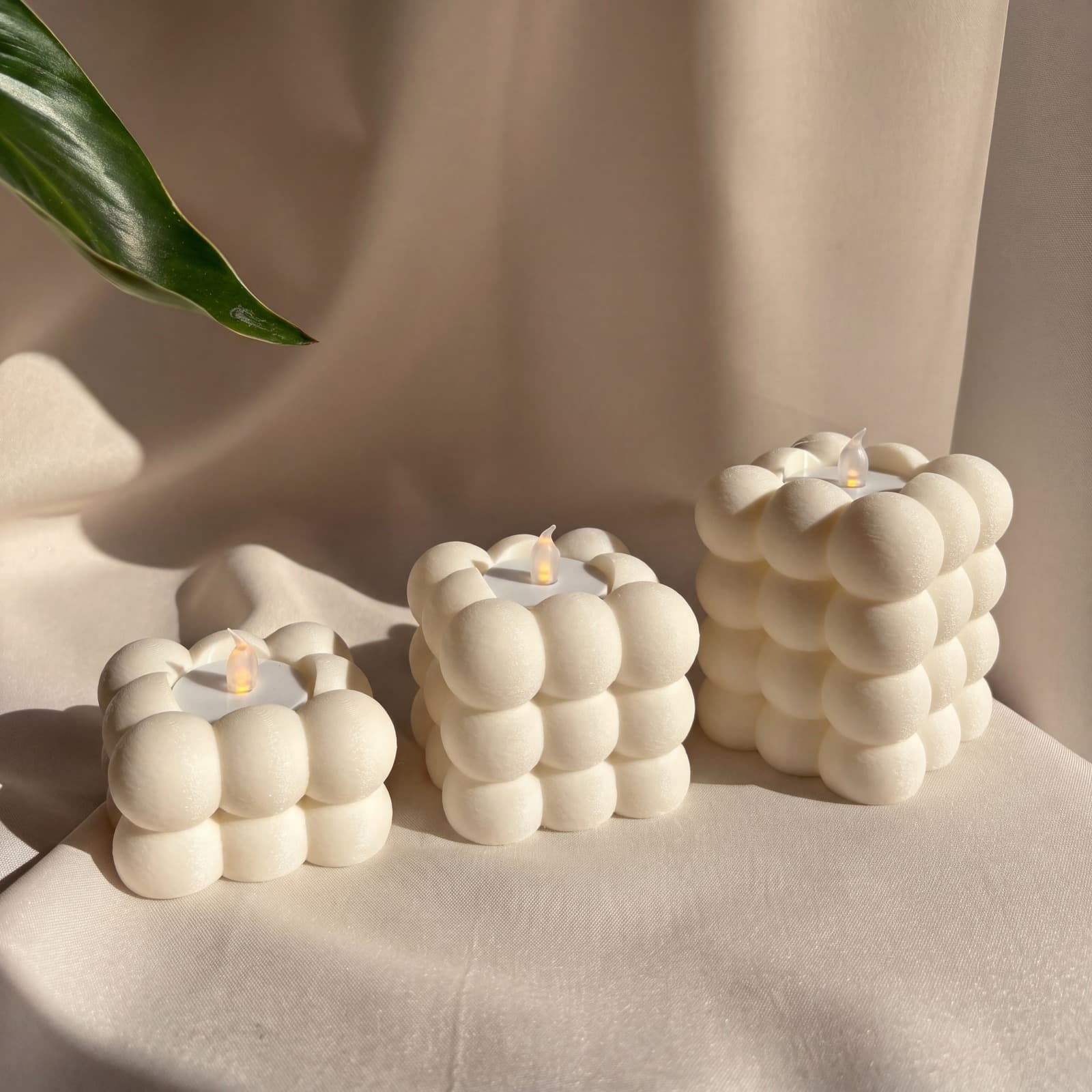 Spuma – dreiteiliges Teelichthalter-Set aus Blasenstruktur in drei Höhen aus dem 3D-Druck