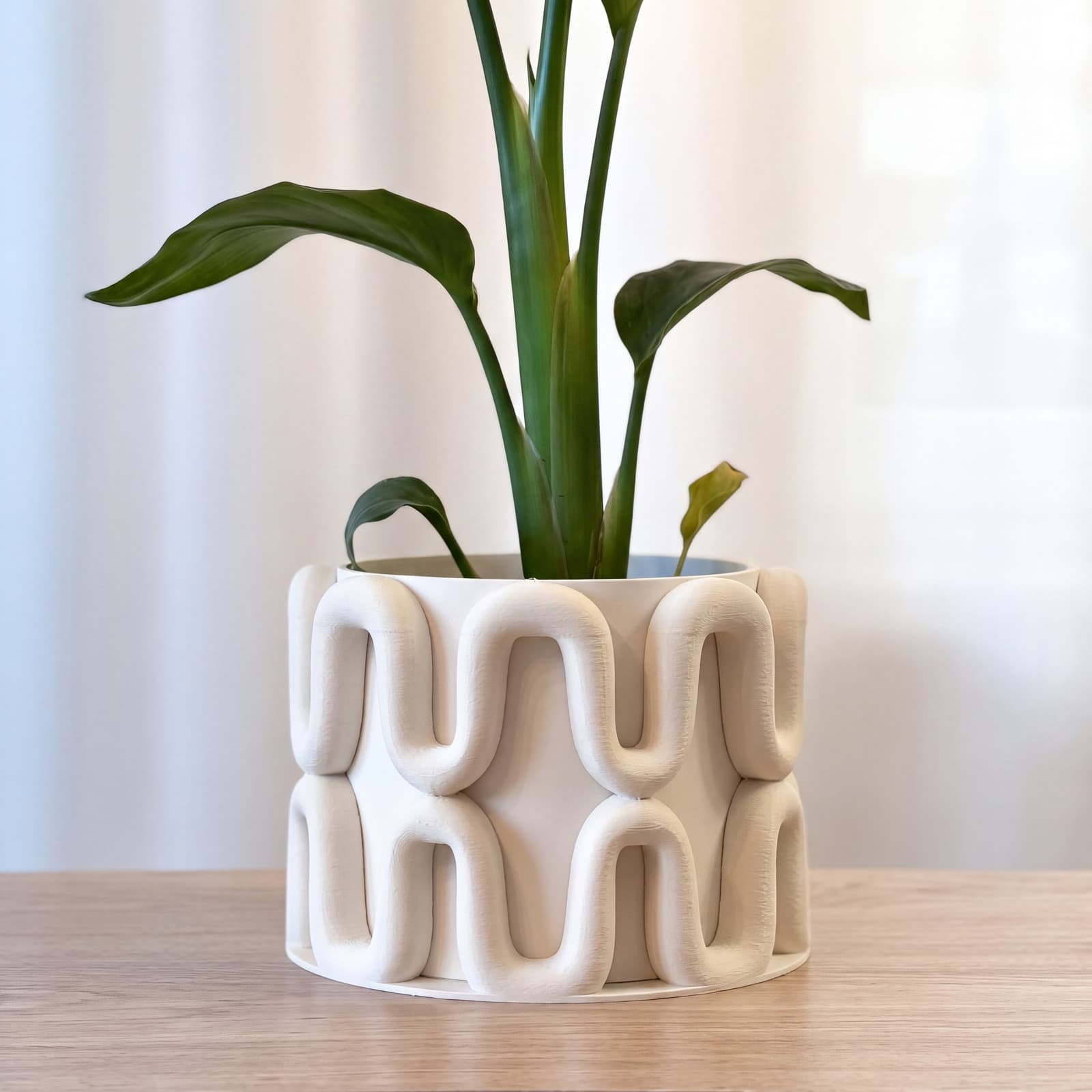 Fiora – Übertopf mit Wellenmuster aus dem 3D-Druck