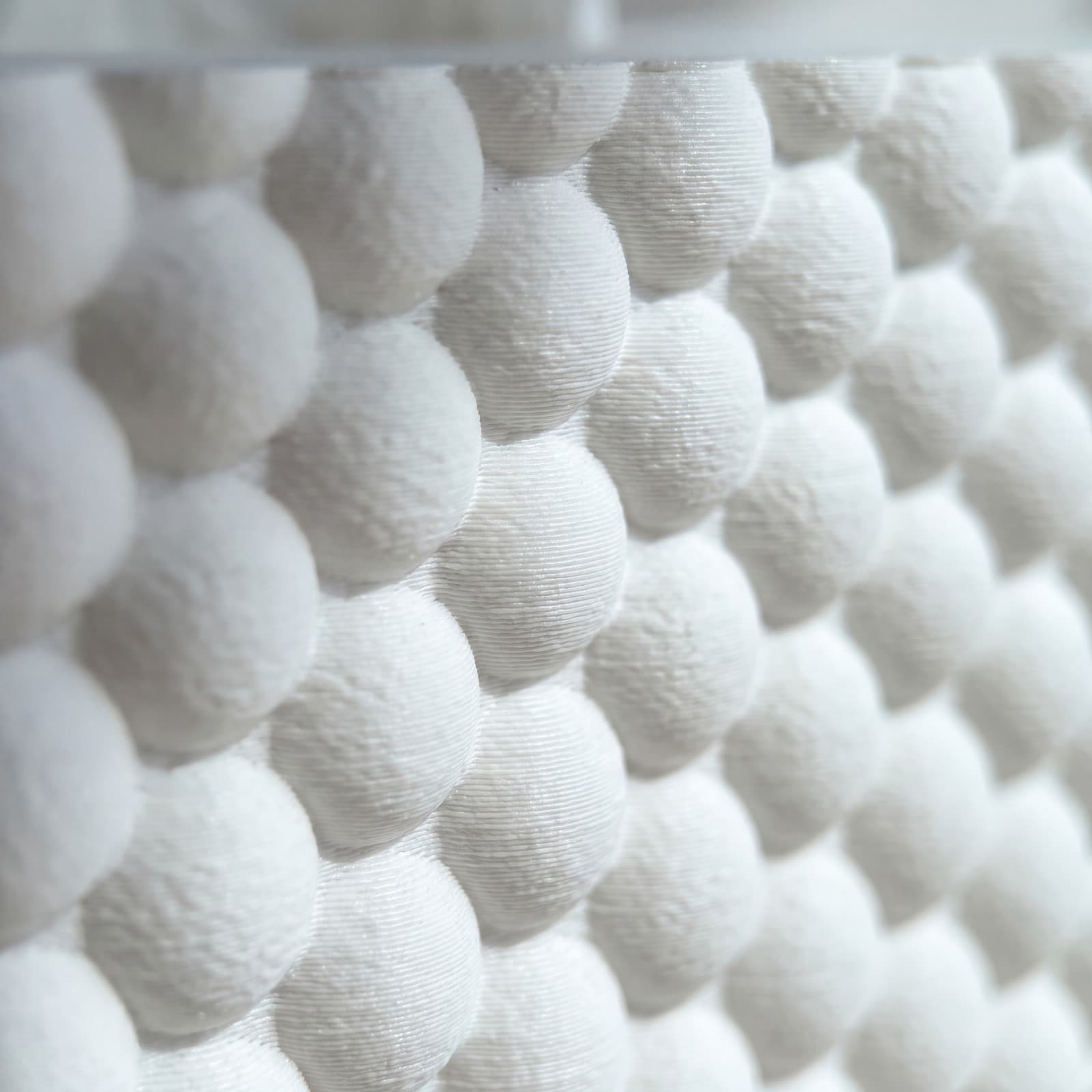 Soffio – Taschentuchbox-Hülle mit Blasenstruktur aus dem 3D-Druck 3