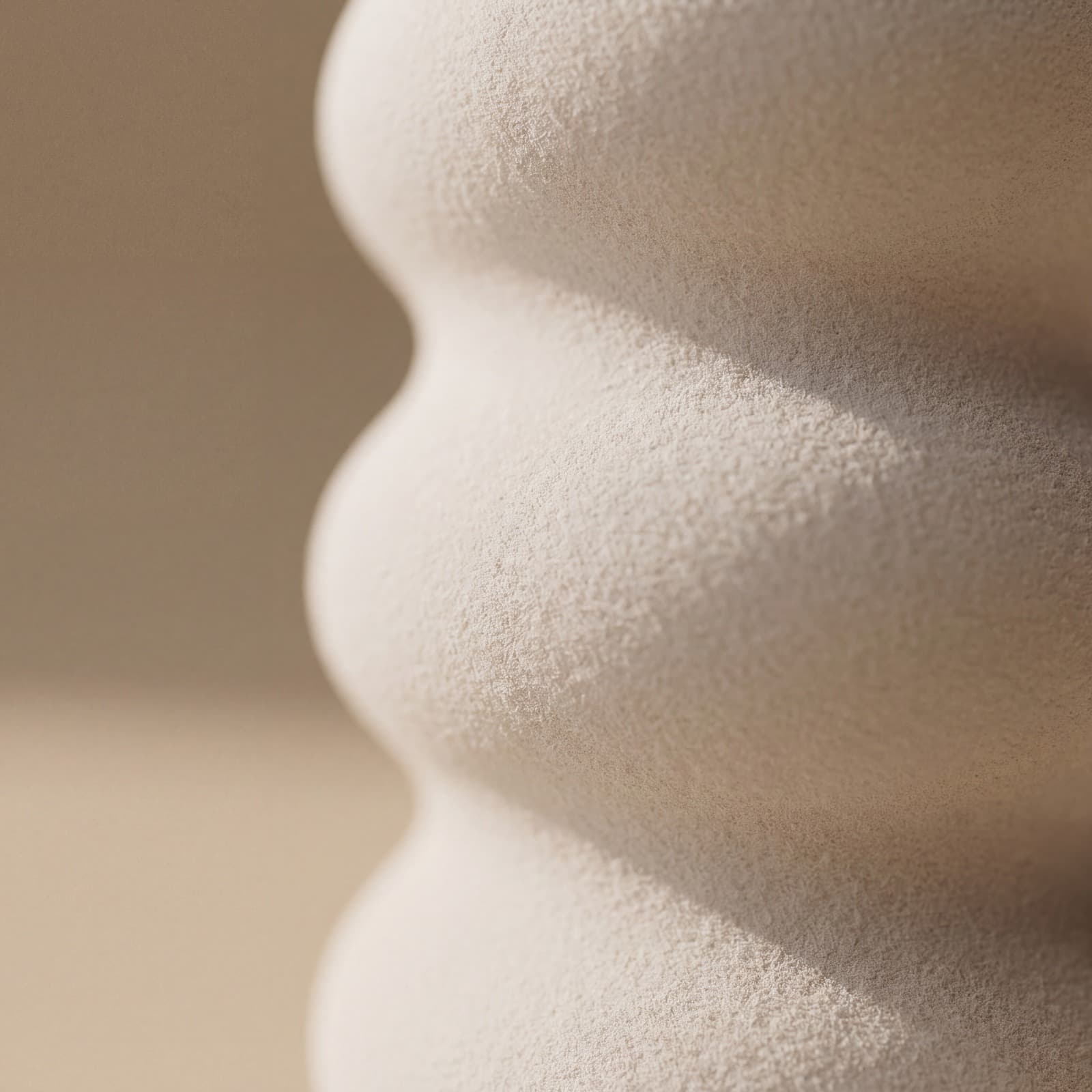 Duna – schlanke Wellenvase mit Sandstruktur aus dem 3D-Druck 3