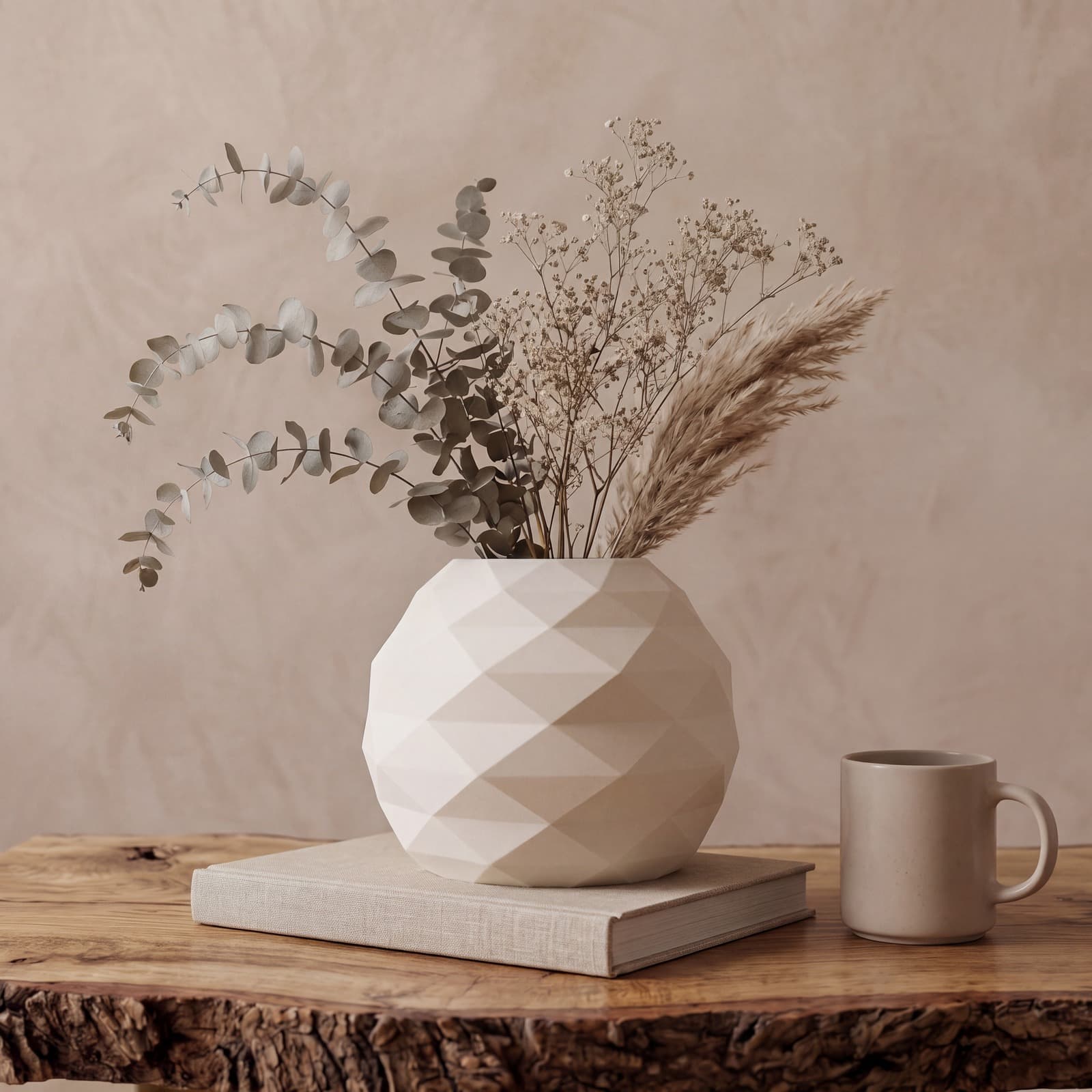 Prisma – kompakte facettierte Kugelvase aus dem 3D-Druck 2