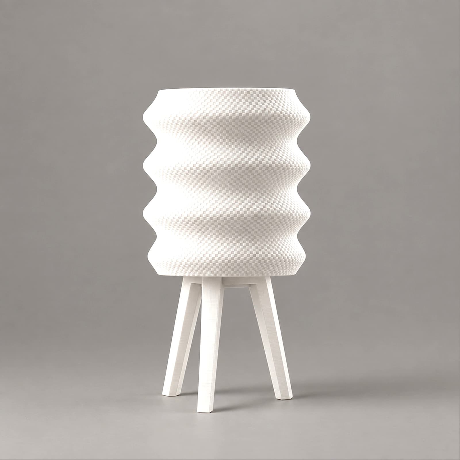 Treppo – Tischleuchte mit Schirm auf Dreibein aus dem 3D-Druck