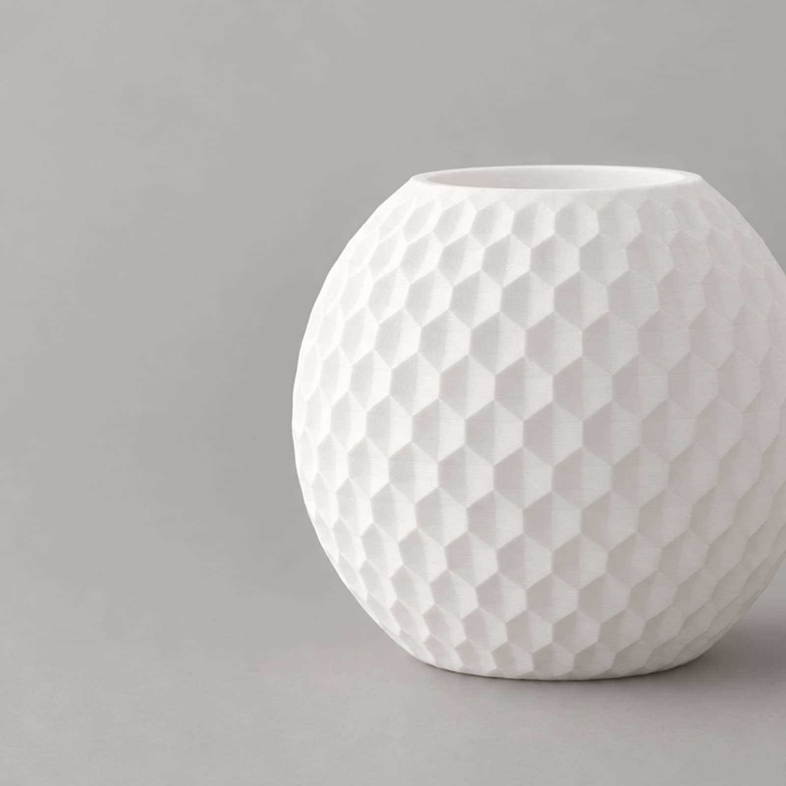 Goccia – kugelförmiger Teelichthalter mit Noppenstruktur aus dem 3D-Druck