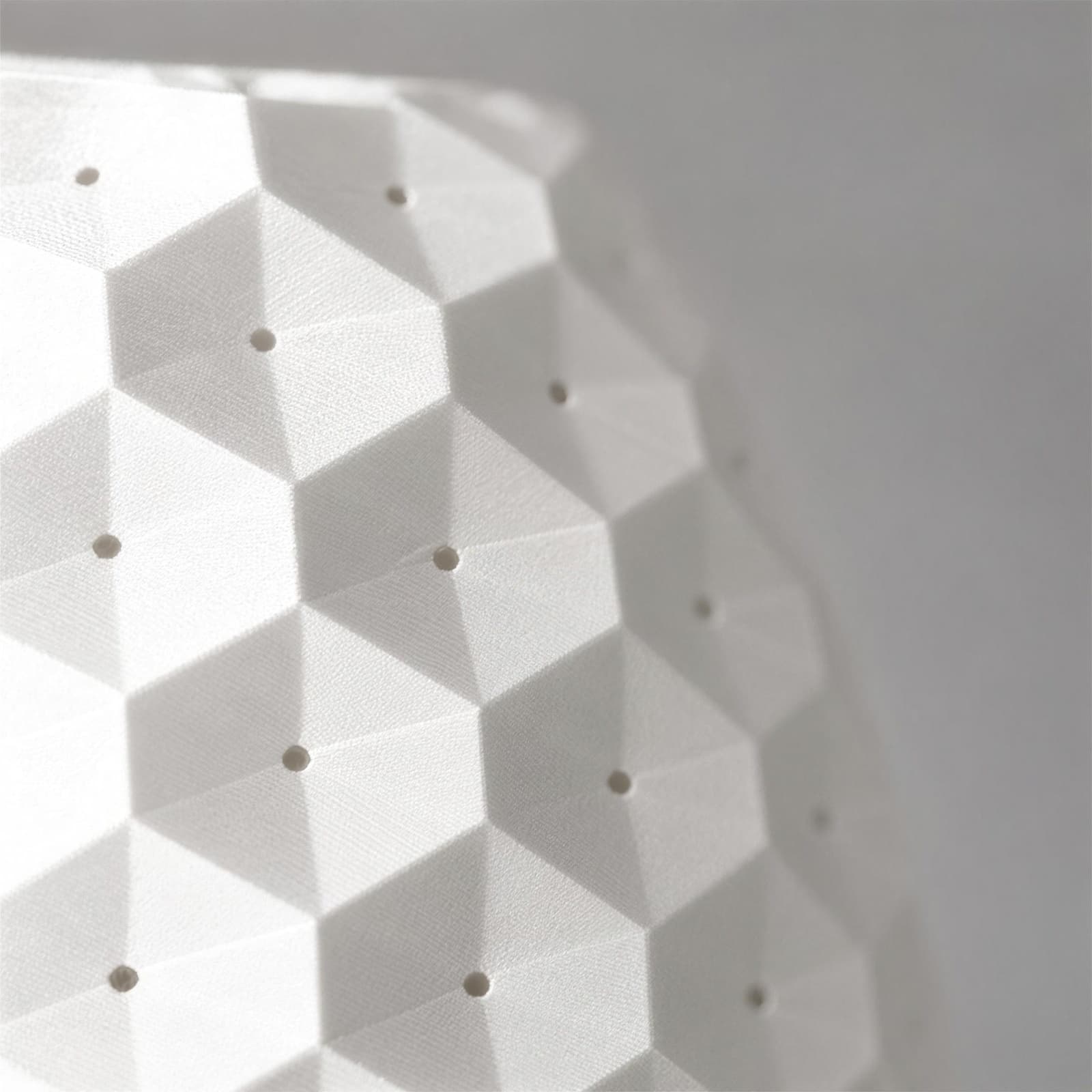 Urna – Pendelleuchten-Schirm in konischer Form mit Wabenprägung aus dem 3D-Druck 3