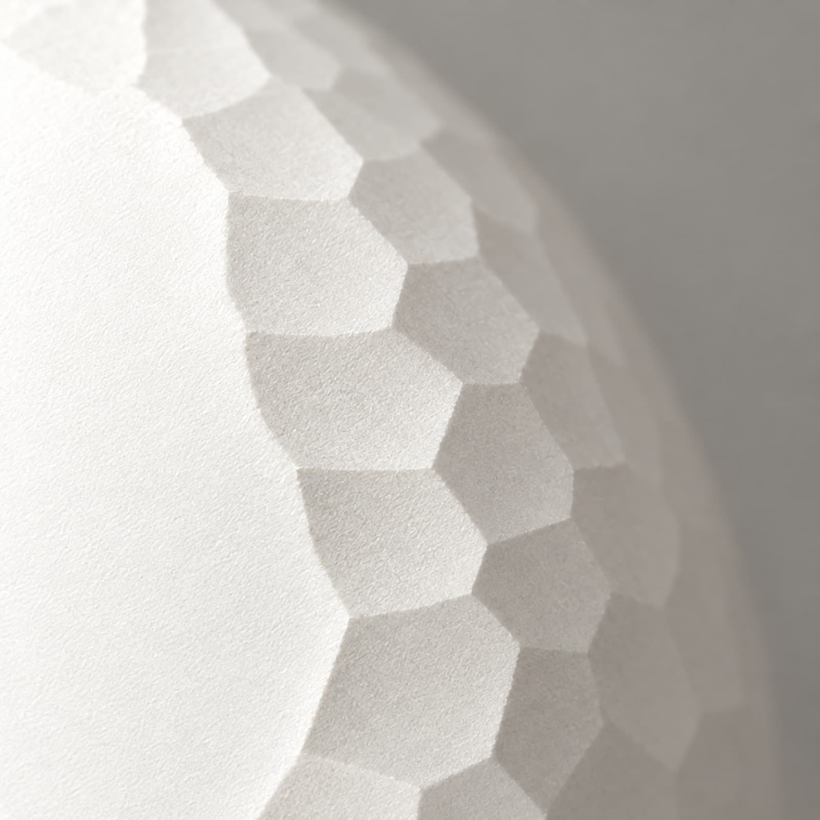 Cresta – kugelförmiger Pendelleuchten-Schirm mit Rautenrelief aus dem 3D-Druck 3