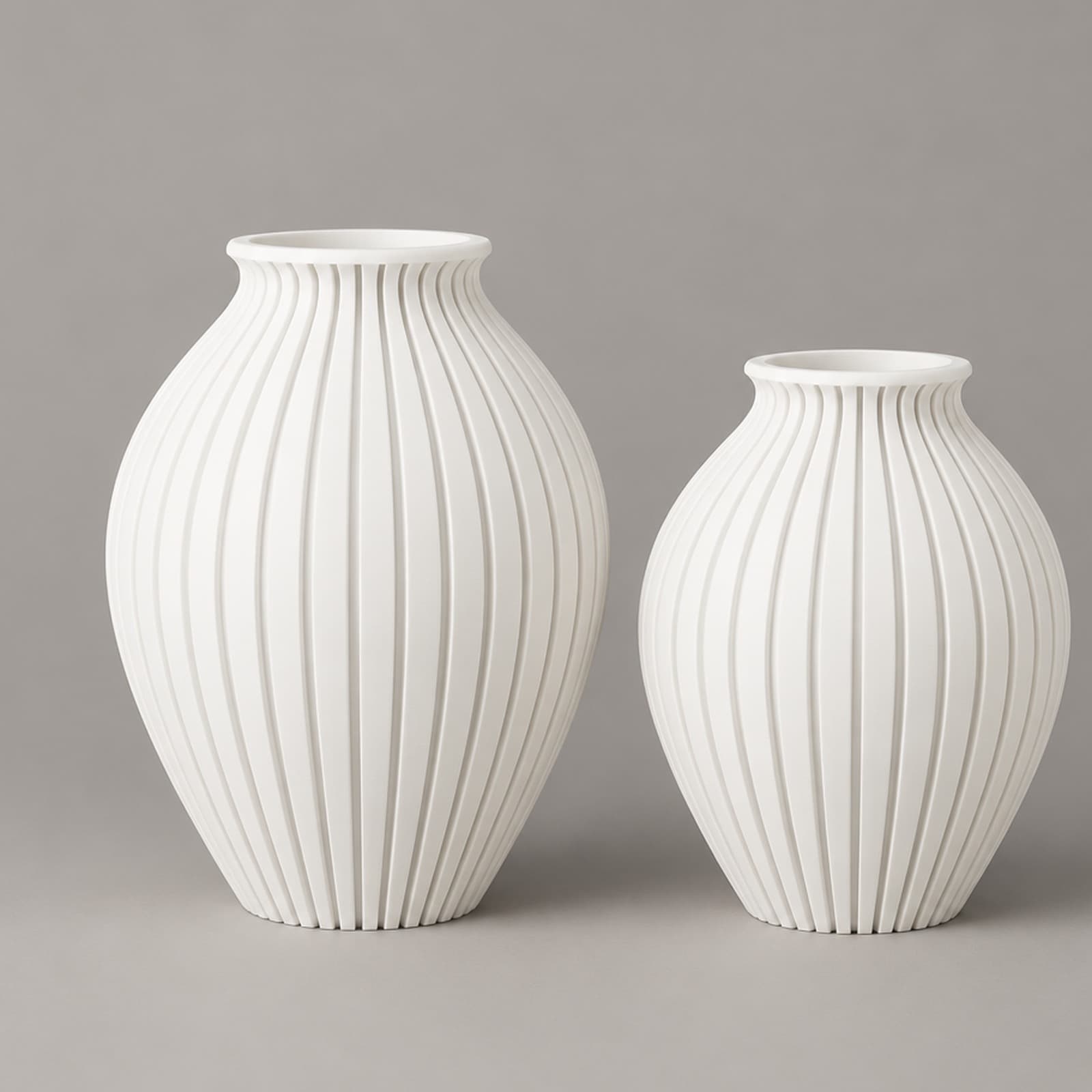 Coppia – Set aus zwei gerippten Kugelvasen aus dem 3D-Druck
