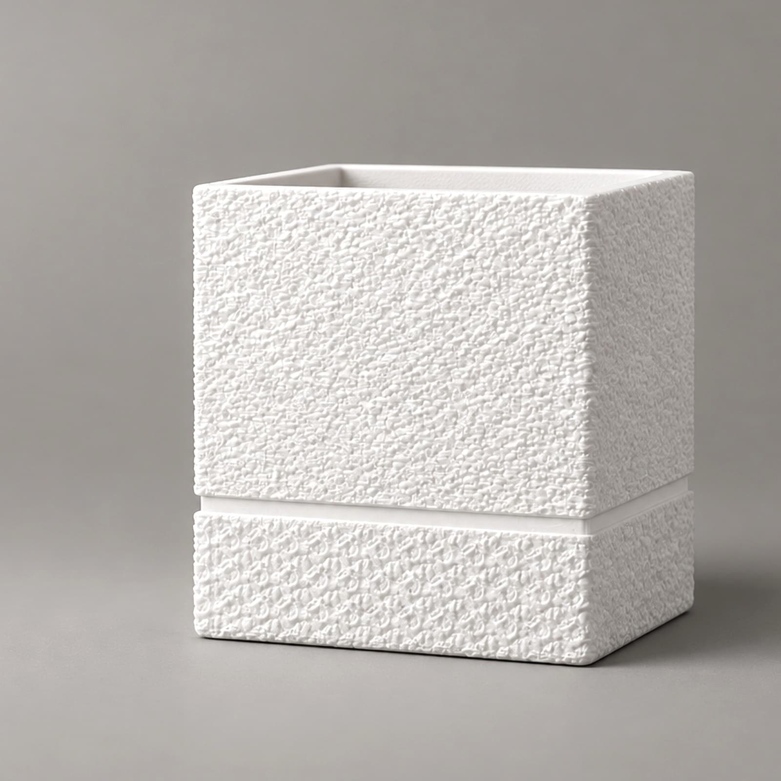 Rocca – Übertopf mit rauer, körniger Oberfläche aus dem 3D-Druck