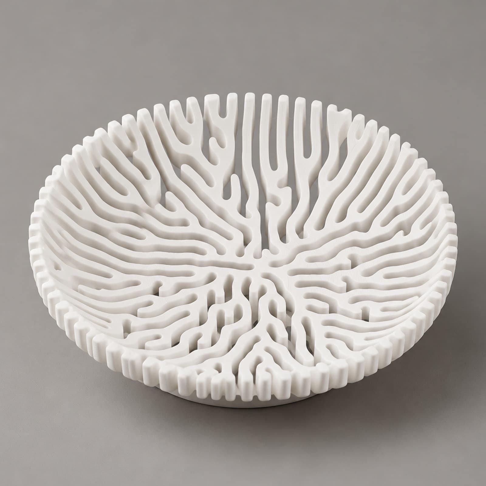 Corallo – flache Schale mit korallenartig verzweigtem Durchbruchmuster aus dem 3D-Druck