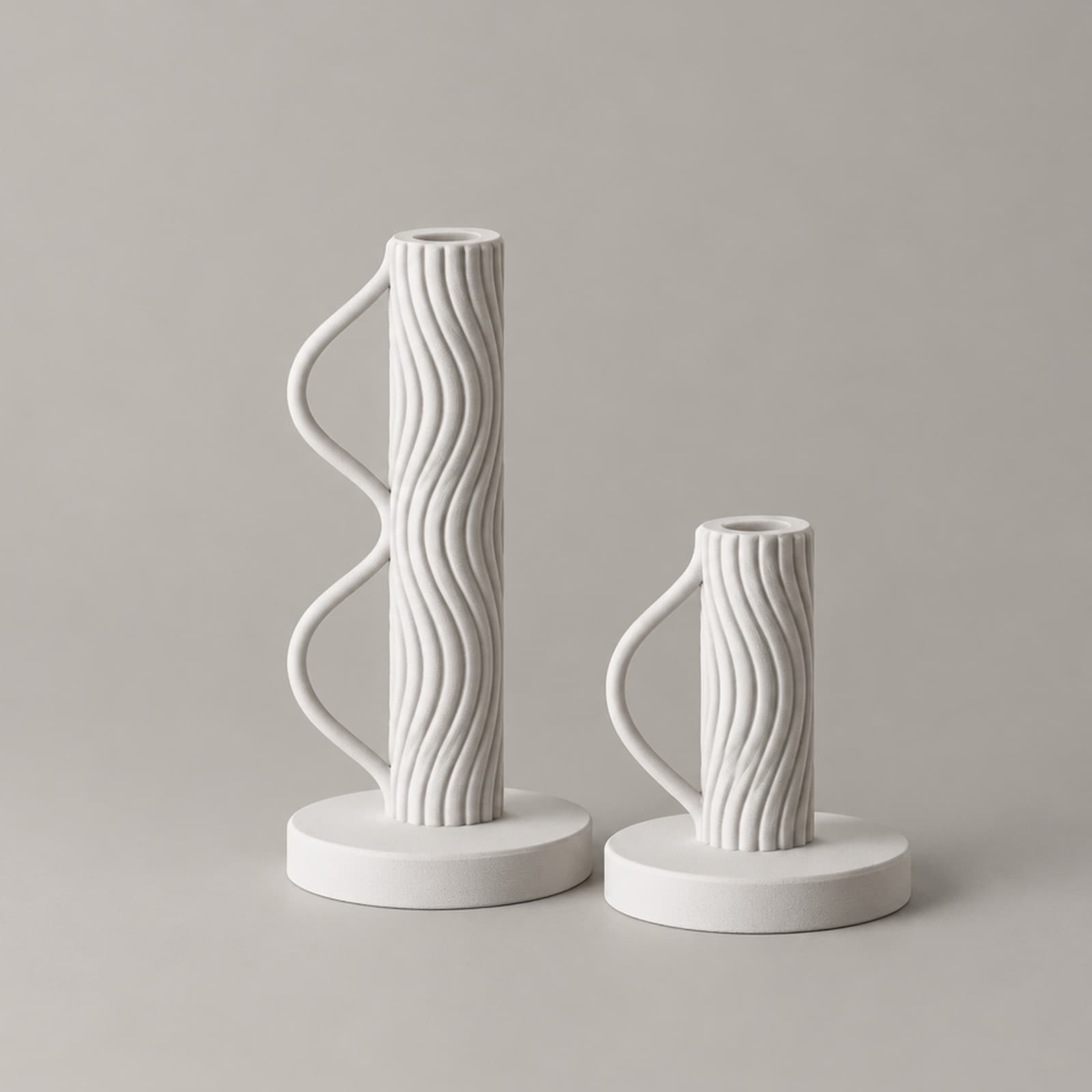 Flusso – zweiteiliges Kerzenhalter-Set mit gewellter Säule aus dem 3D-Druck