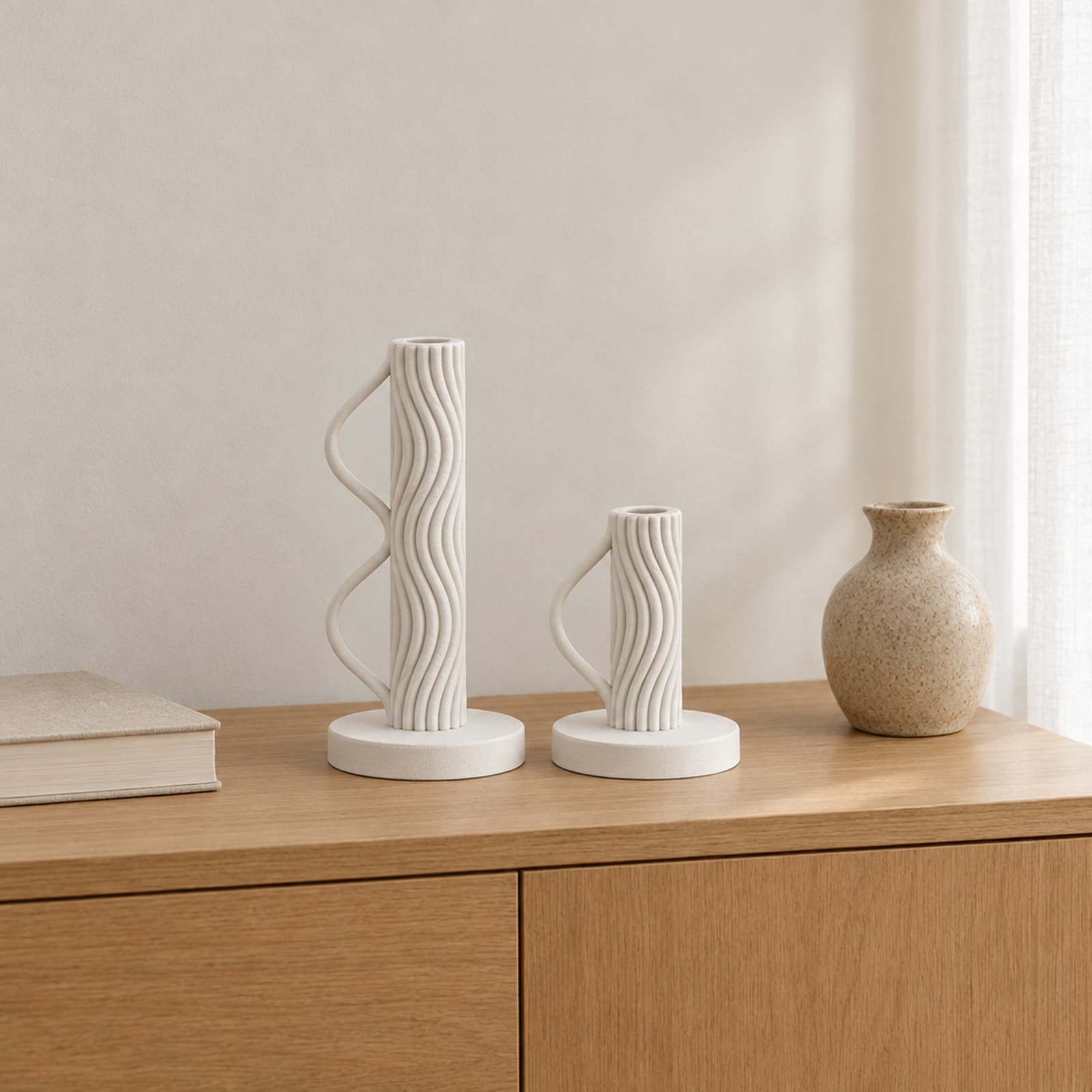 Flusso – zweiteiliges Kerzenhalter-Set mit gewellter Säule aus dem 3D-Druck 2