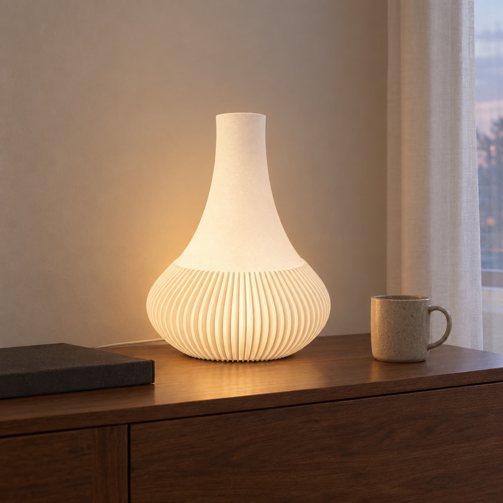 Cratere – USB-Tischlampe in Tropfenform mit gerillter Schulter aus dem 3D-Druck 2