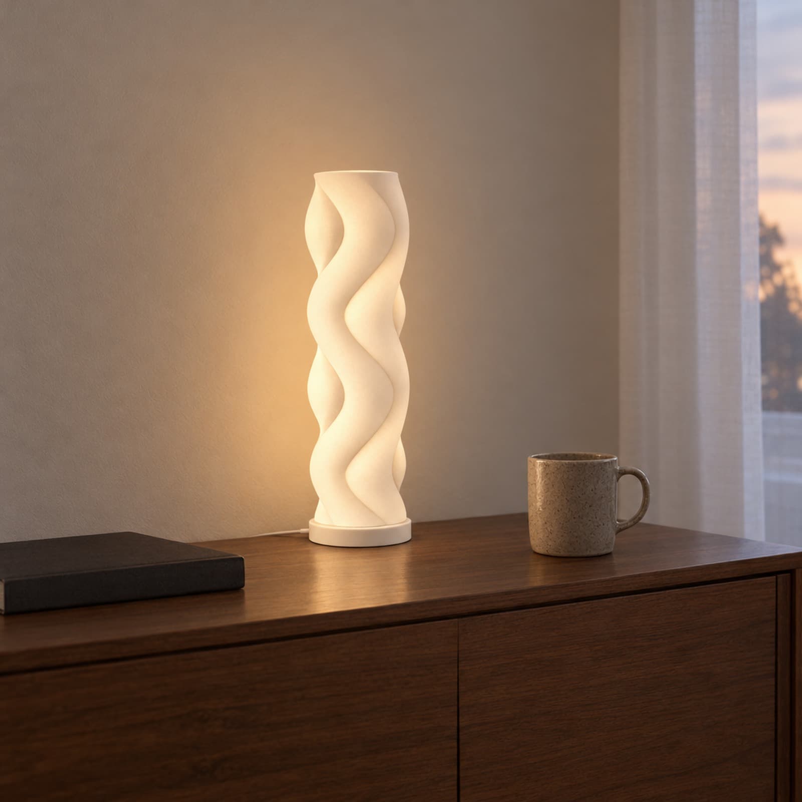 Sinuosa – USB-Tischlampe mit Wellenkontur und schlankem Schirm aus dem 3D-Druck 2