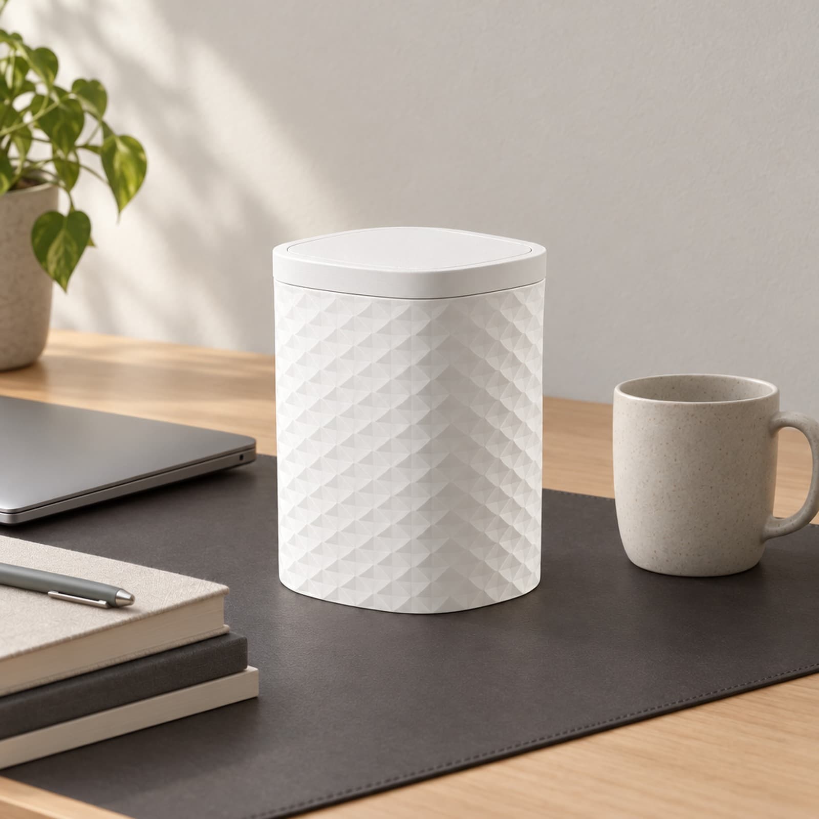 Bidone – Tisch-Abfalleimer mit Rautenrelief und flachem Deckel aus dem 3D-Druck 2