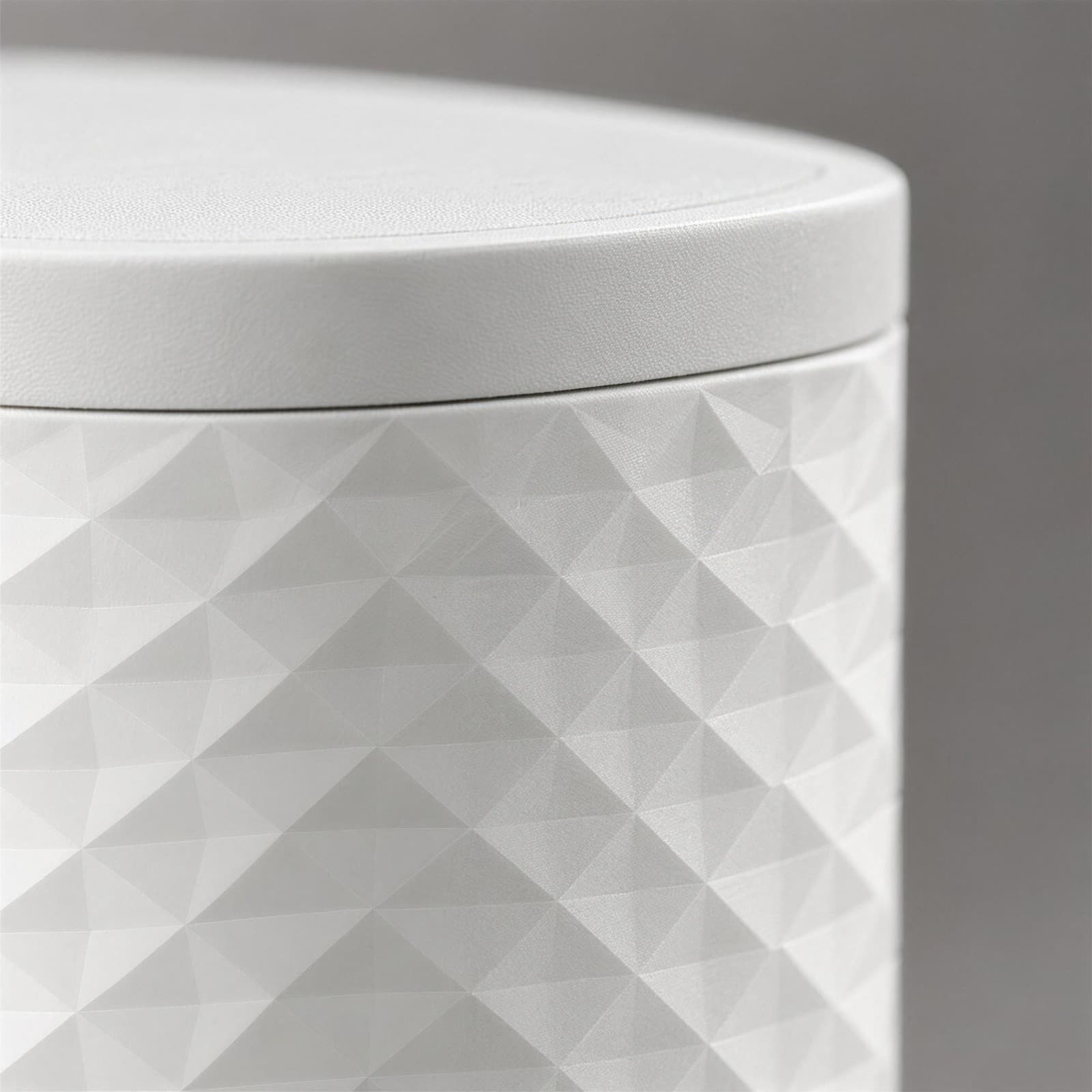 Bidone – Tisch-Abfalleimer mit Rautenrelief und flachem Deckel aus dem 3D-Druck 3