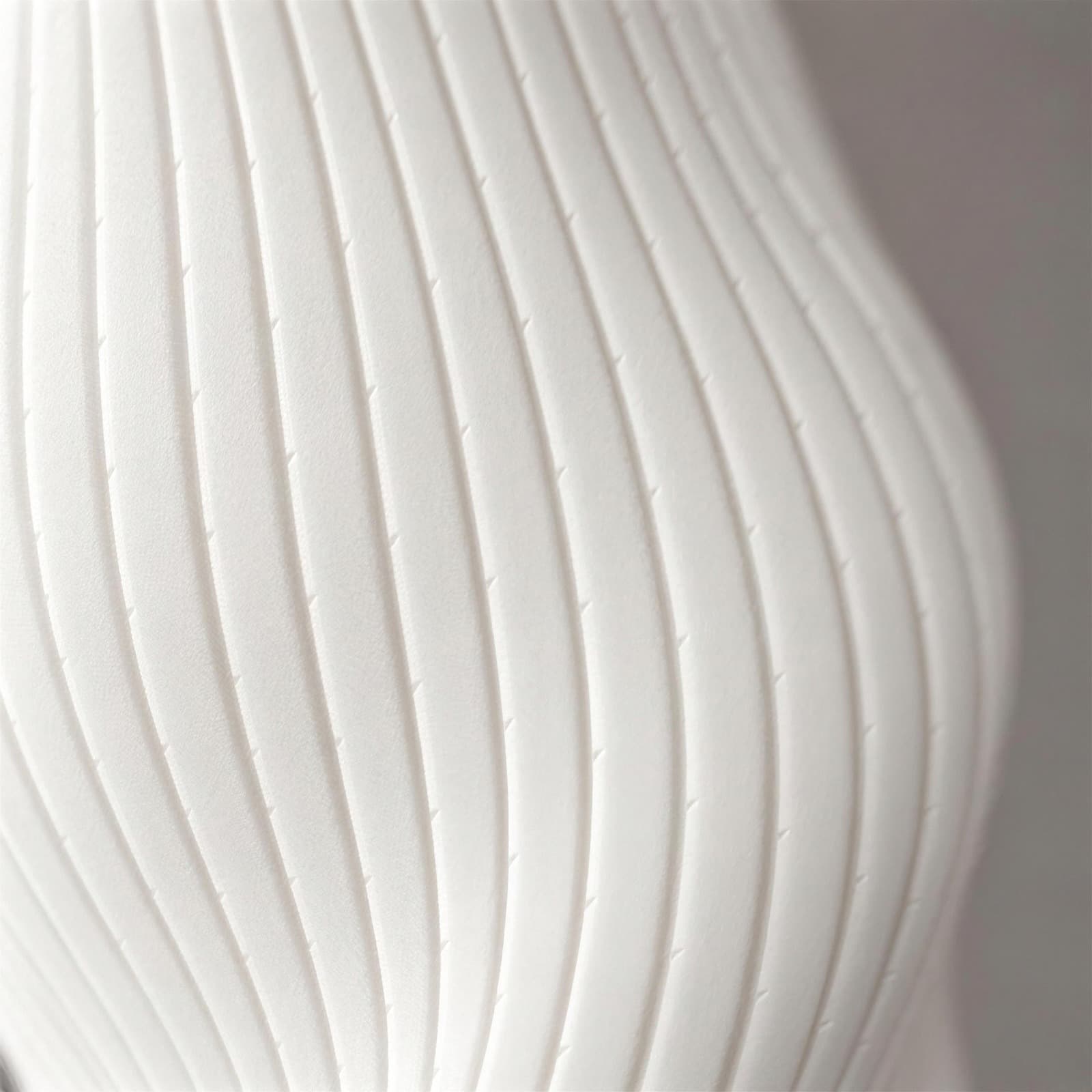 Triade – USB-Tischlampe mit gedrehtem Wellenkörper aus dem 3D-Druck 3