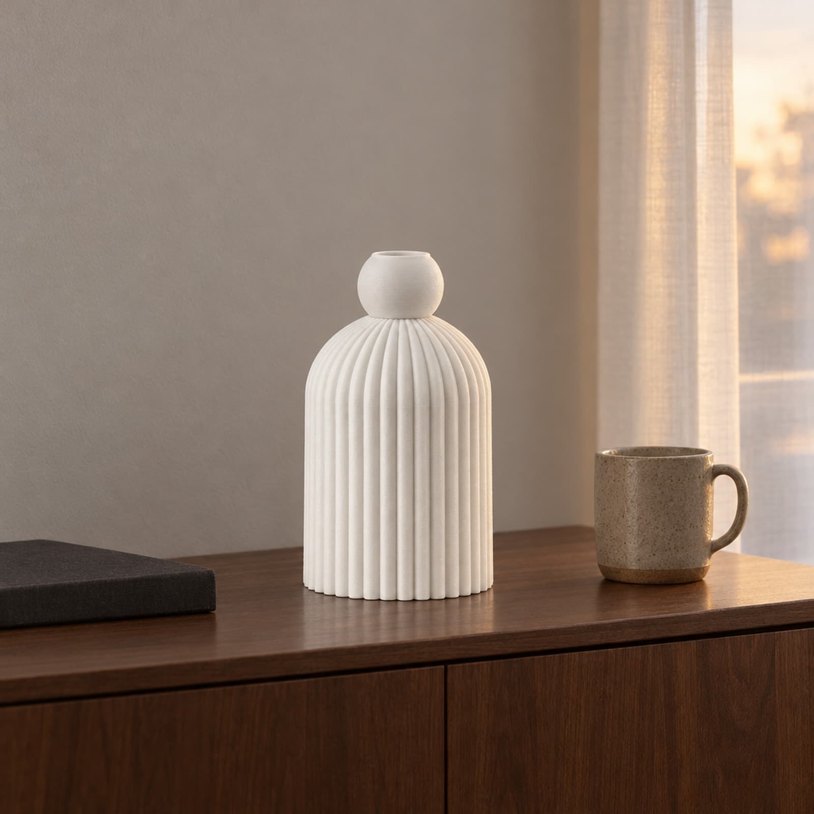 Colletto – kleine Vase mit Kugelhals und senkrechten Rippen aus dem 3D-Druck 2