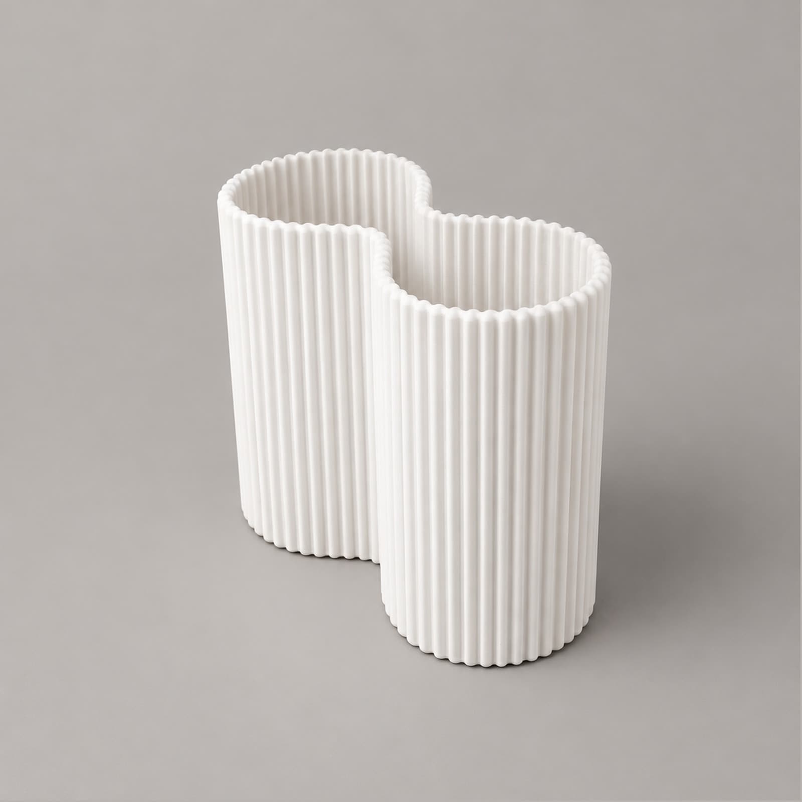 Otto – Organizer in Achtform mit senkrechten Rippen aus dem 3D-Druck