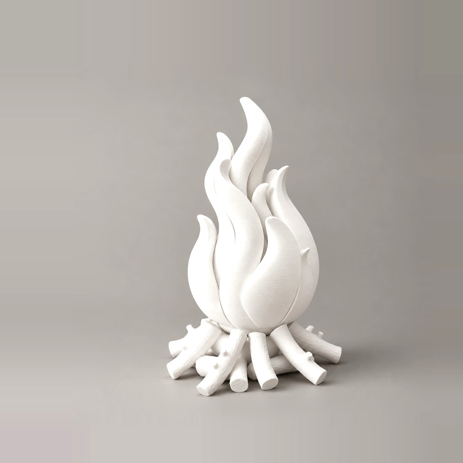 Falo – USB-Tischlampe in Flammenform auf Scheitholz-Sockel aus dem 3D-Druck
