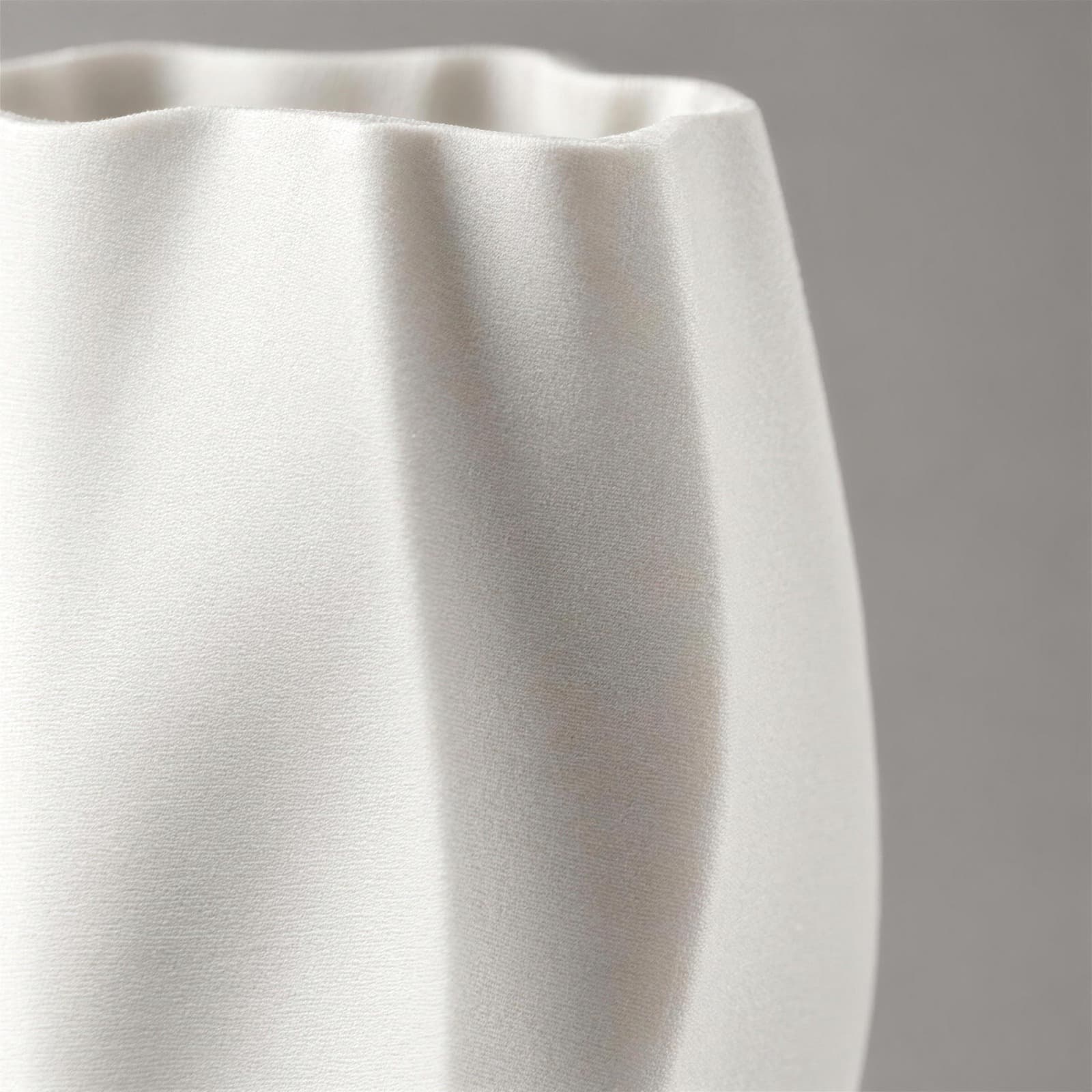 Slancio – schlanke Vase mit gedrehten Flächen und geschwungener Öffnung aus dem 3D-Druck 3