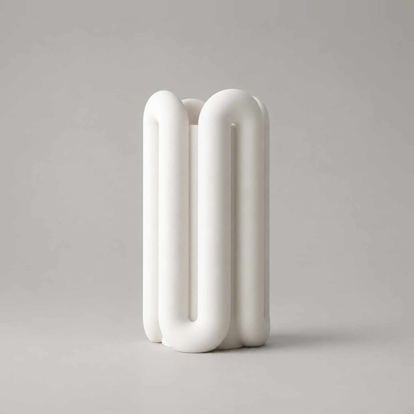 Ansa – Vase aus hohen Rohrschlaufen aus dem 3D-Druck