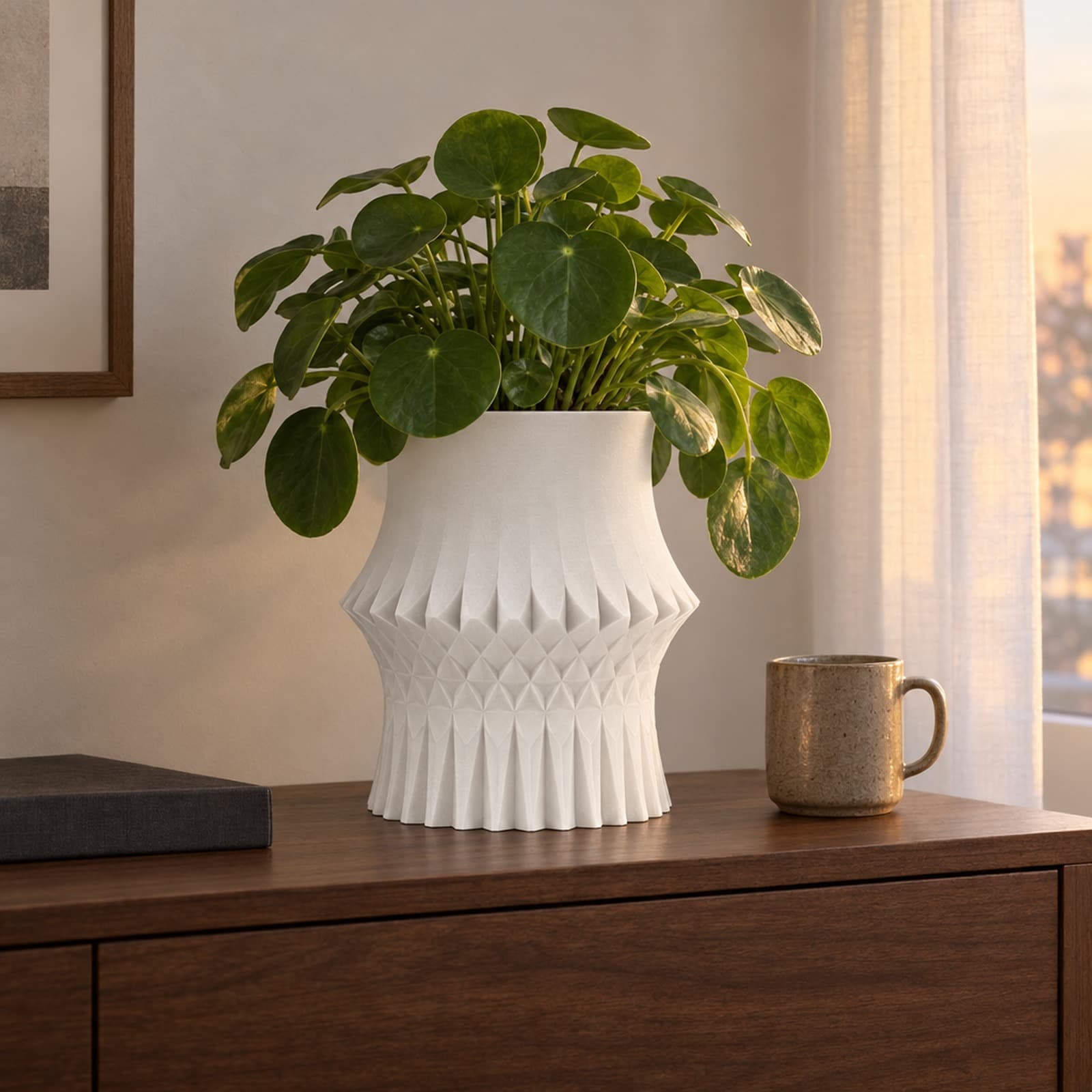 Carato – kleiner Übertopf mit Facettenrelief und Taille aus dem 3D-Druck 2