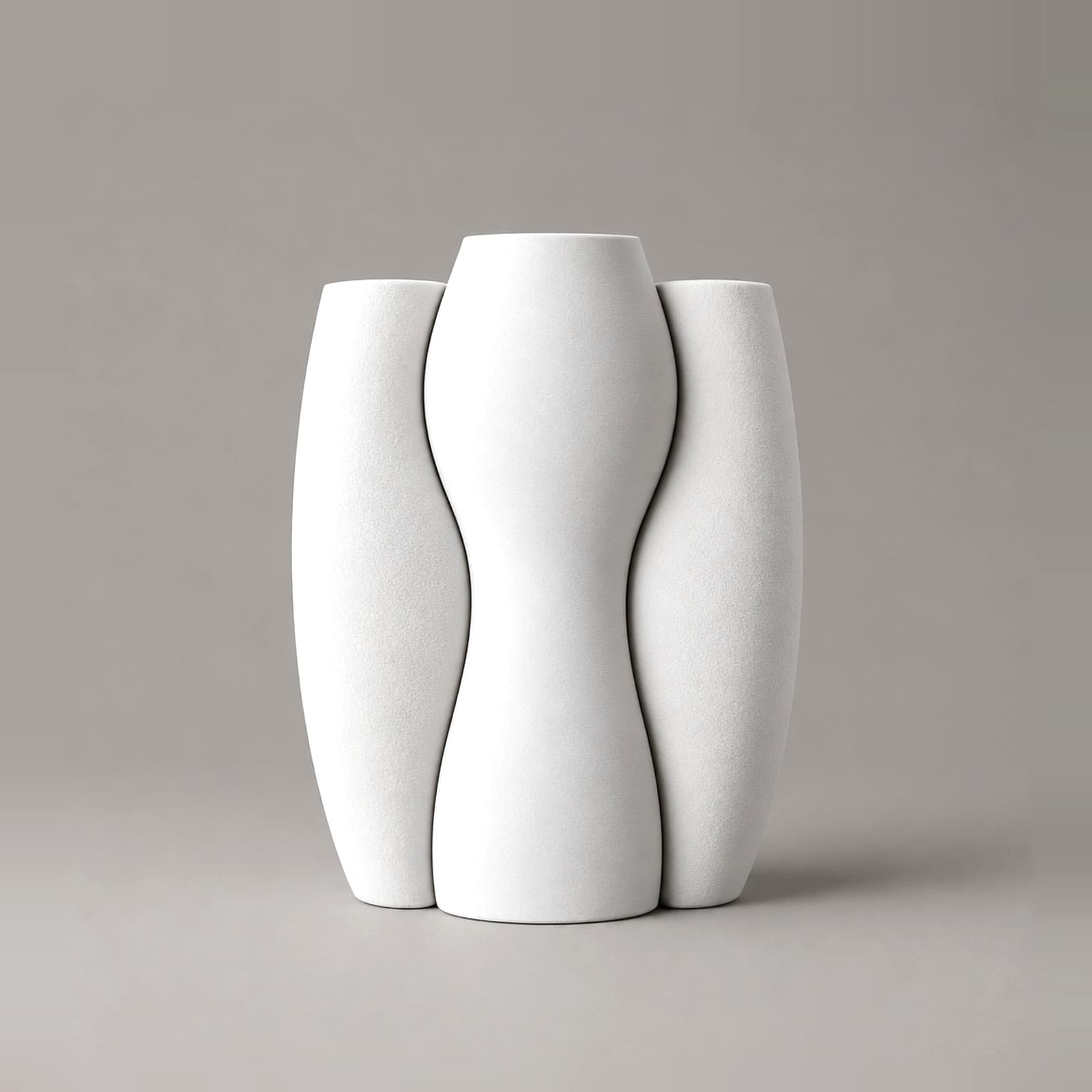 Abbraccio – zweiteilige Vase mit taillierter Innenvase und geschwungener Außenschale aus dem 3D-Druck