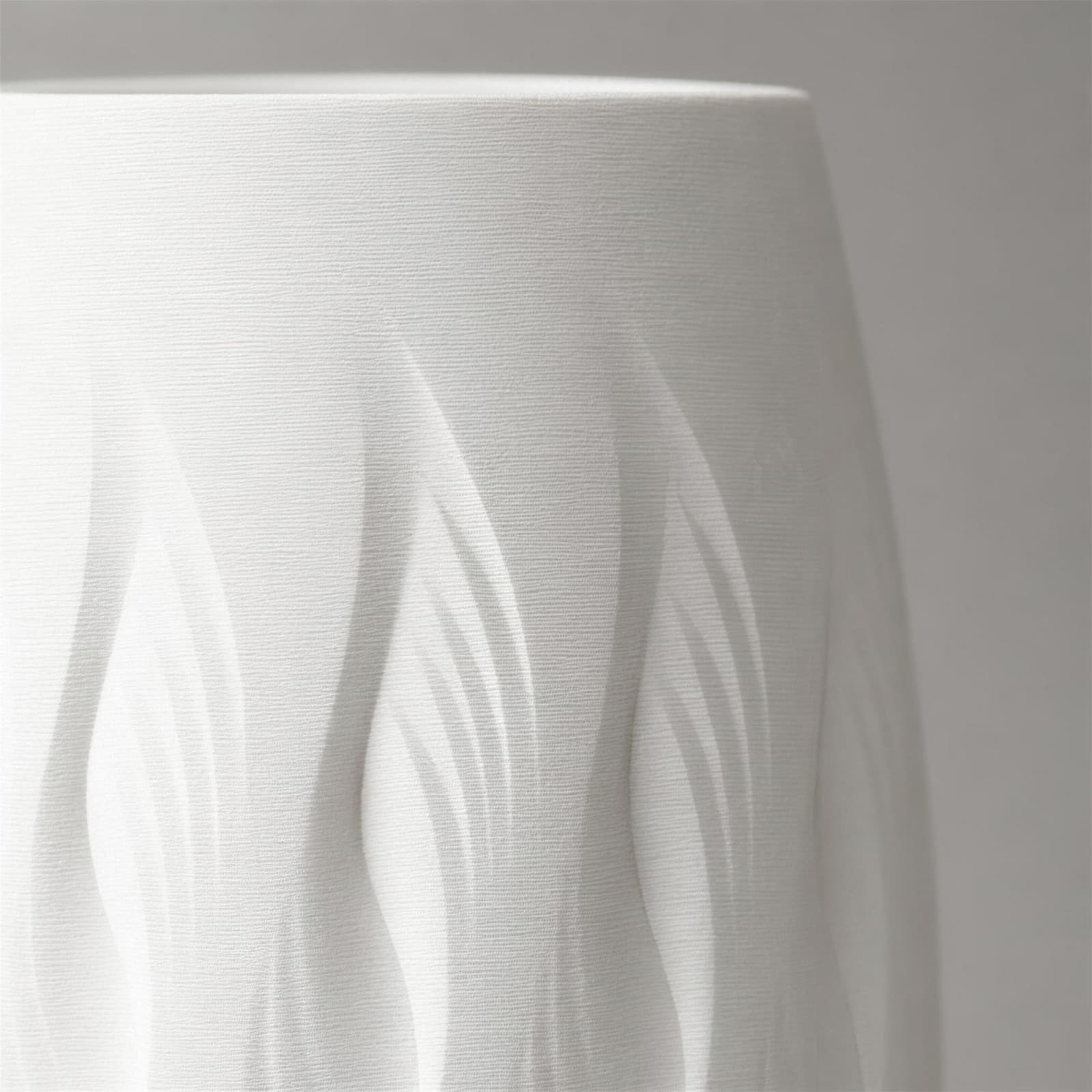 Fiammata – hohe Vase mit flammenförmigem Relief aus dem 3D-Druck 3
