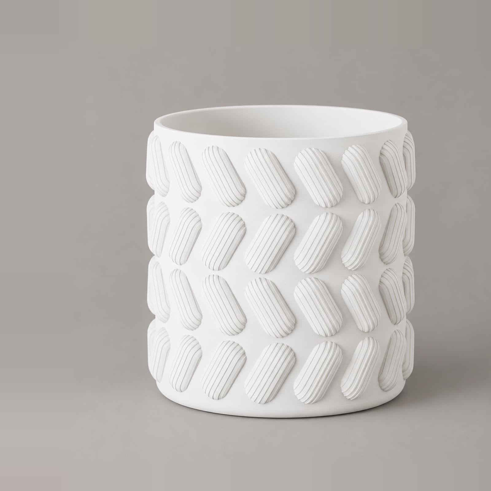 Spinato – Übertopf mit Fischgrät-Relief aus dem 3D-Druck
