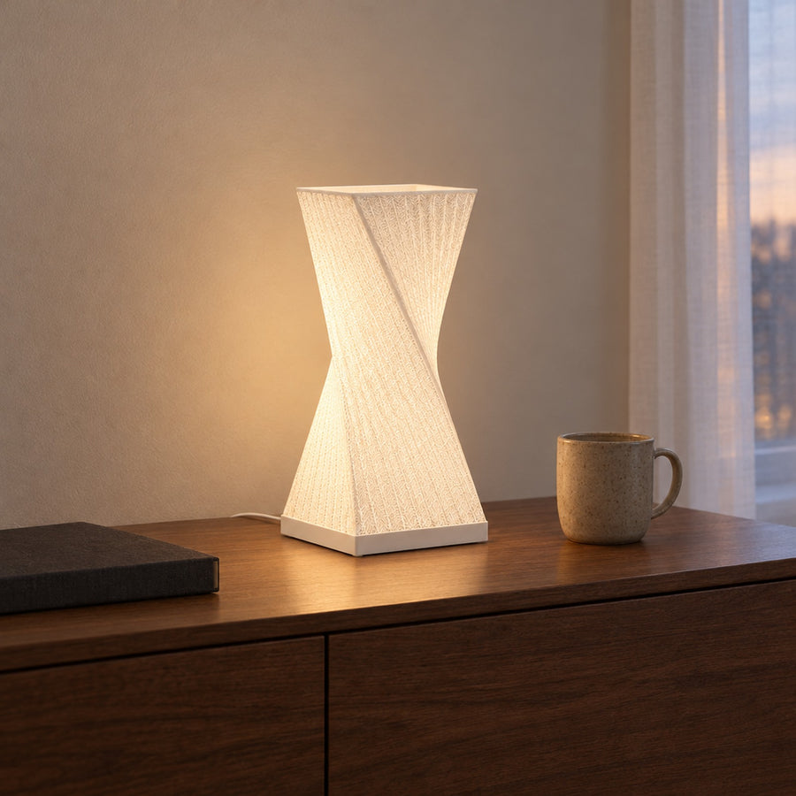 Piroetta – Tischlampe LED USB mit gedrehtem Vierkantschirm aus dem 3D-Druck