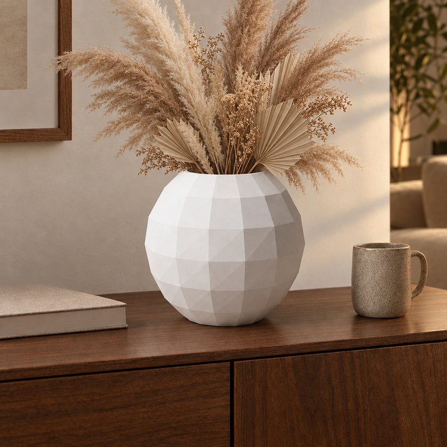 Sfera – Deko Vase für Trockenblumen in großer facettierter Kugelform aus dem 3D-Druck