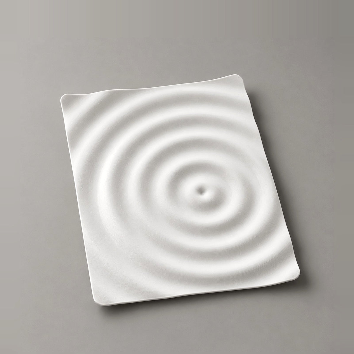 Stagno – Ablagetablett mit konzentrischen Wellenringen aus dem 3D-Druck