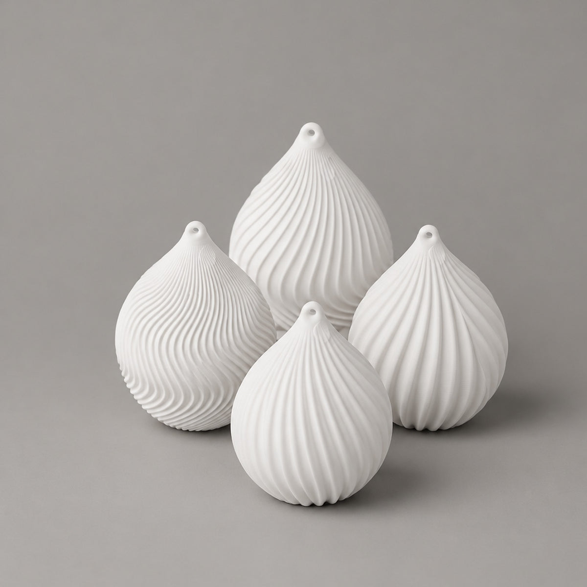Stilla – Set aus vier Tropfen-Anhängern mit Rippenmuster aus dem 3D-Druck
