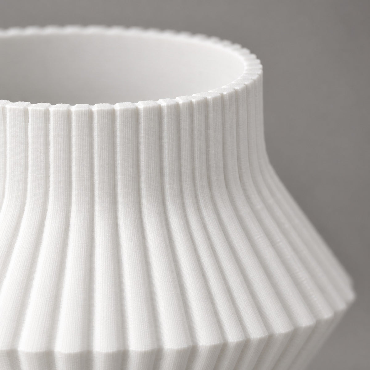 Trottola – Teelichthalter mit Rautenprofil und feinen Rillen aus dem 3D-Druck