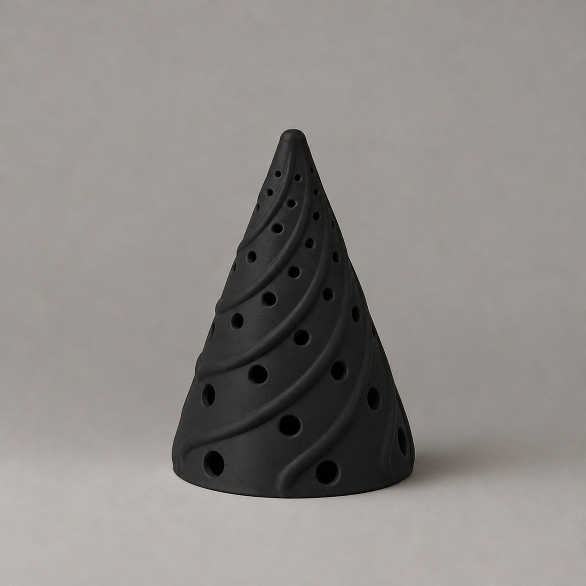 Traforo – Tannenbaum-Lichthülle mit Lochmuster aus dem 3D-Druck