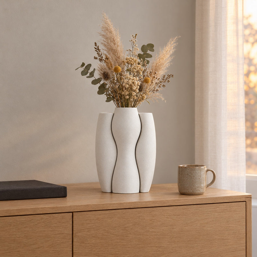 Abbraccio – Deko Vase für Trockenblumen mit Innenvase und geschwungener Außenschale