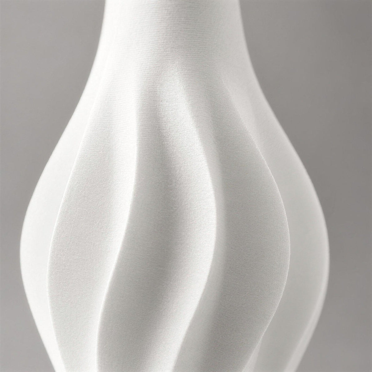 Aletta – schlanke Vase mit gedrehten Flossen aus dem 3D-Druck